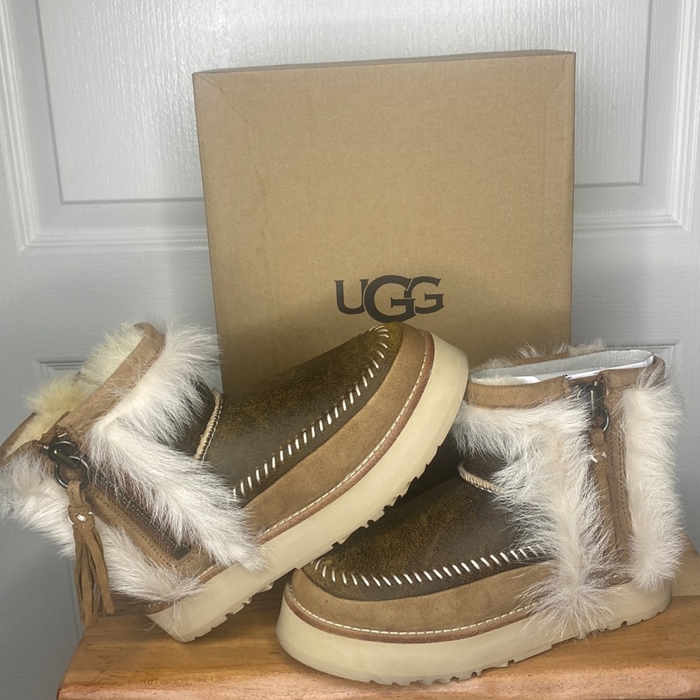 UGG - Fluff Punk Ankle Boot
